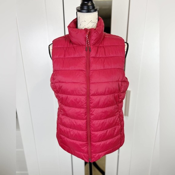 GAP Red Quilted Vest - Picture 2 of 10